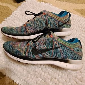 Nike - TR Flyknit Free SIZE 11 WOMENS Emerald/Pink